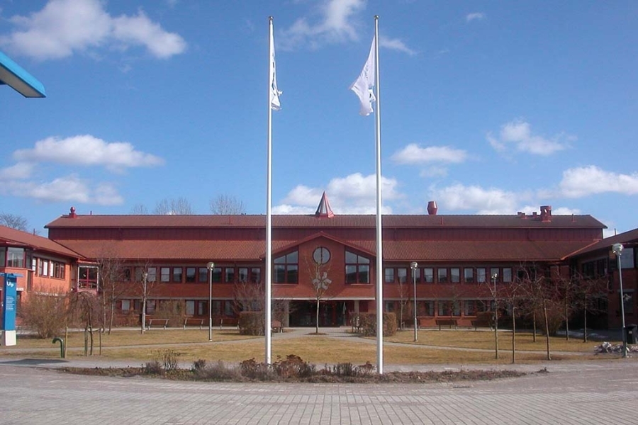 Linköping_University_admin_building (c) Jens Ayton